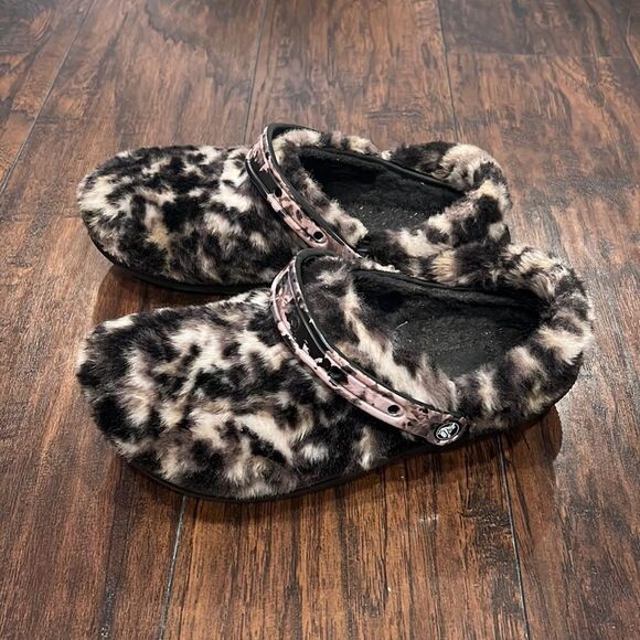 Crocs Classic Fur Sure Clogs Fuzzy Slippers House Shoes Size Mens 11 Women 13 - Picture 1 of 7